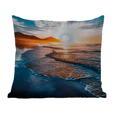 Produktbild von MuchoWow® Outdoor Kissen - Sonnenuntergang - Meer - Berg - Horizont - Landschaft - Blau - 40x40 cm - Wetterfest - Lounge Kissen - Kopfkissen - Interieur - Polster mit Bild