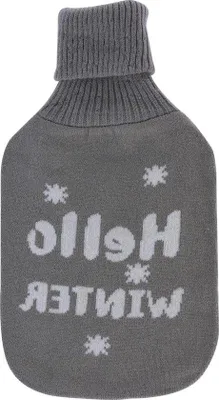 Produktbild von Famanu Warmwasserflasche mit weichem, gestricktem Bezug - Wintermotiv - 33 cm - 1 Liter - Grau/Weiß