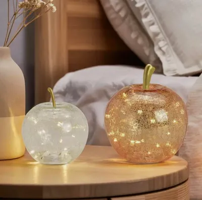 Produktbild von Seyila Home Dekorative Glas Apfel LED Leuchte mit Timer, Crackle-Glas, Tischlampe für Wohnraum, Deko