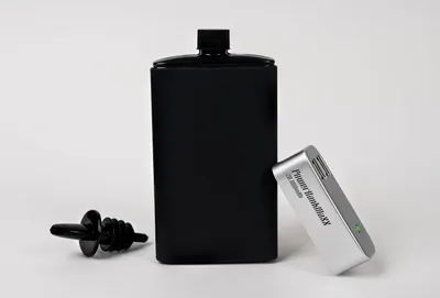 Zdjęcie produktu dla Powerbank w kształcie pojemnika na płyny - pojemność około 235 ml