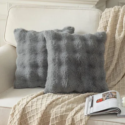 Immagine prodotto di Set di 2 federe per cuscini, grigio, lana, 65x65 cm. Fodere decorative, effetto peluche, ecopelliccia