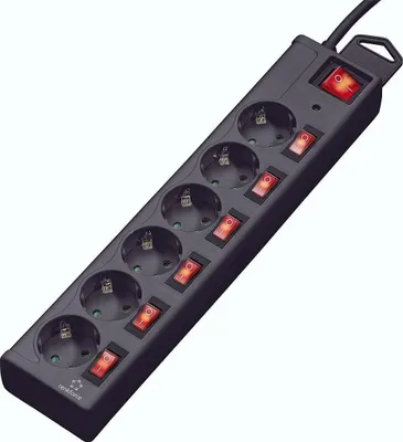 Productafbeelding van Renkforce 615B-CMB-S overspanningsbeveiligde stekkerdoos, 6-voudig, zwart, met aardingscontact, 1 stuk.