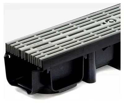 Produktbild von 6m Entwässerungsrinne für modulares System A15 98mm, kompletter Stegrost aus Kunststoff, Grau
