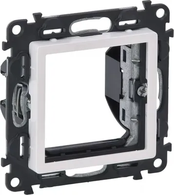 Obrázok produktu pre Legrand Valena Life 45X45 Mozaikový adaptér Farba: Ultra biela 752144