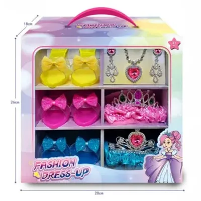 Image de Ensemble pour une princesse : chaussons, diadème, sac à main, bijoux