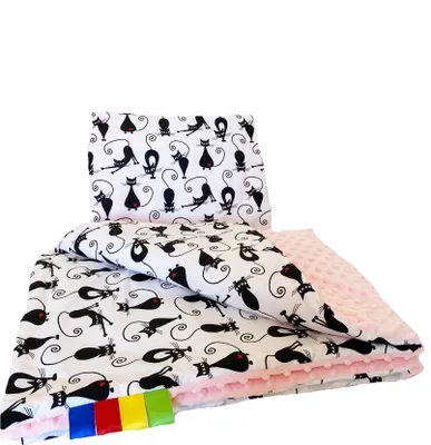 Produktbild von Babydecke mit Kissen Kuscheldecke Baumwolldecke Kinderdecke Spieldecke Krabbeldecke mit super weichem Minky Baumwolle Decke 75 x 100cm Kissen 30 x 35cm Katzen