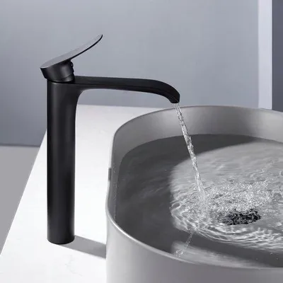 Produktbild von Schwarze Badezimmertoiletten-Wannenarmatur mit Wasserfall - Einhand-Armatur aus Messing - Stilvoll und Modern