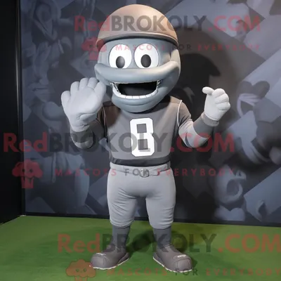 Produktbild von Grauer REDBROKOLY American Football Helm Maskottchen Kostüm Charakter bekleidet mit einem Baseball-T-Shirt und Stirnbänder