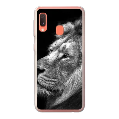 Produktbild von MuchoWow® Handyhülle Schutzhülle Hülle für Samsung Galaxy A20e Löwe vor schwarzem Hintergrund in schwarz und weiß Silikon Softcase Handy Hülle - Abdeckung