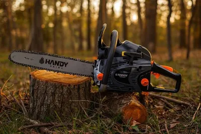 Produktbild von Handliche Benzin-Kettensäge 2,5 PS 46cm3