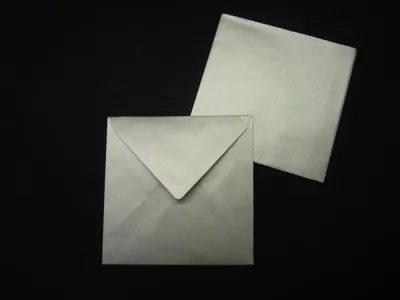 Produktbild von Briefumschläge 125x140mm 100g/qm gummiert VE=100 Stück silber
