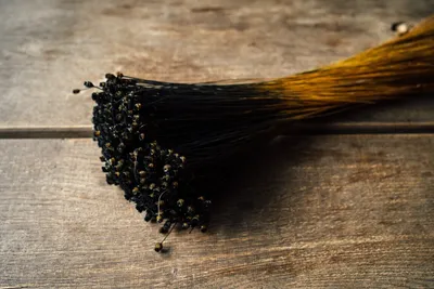 Produktbild von Happy Flower in Natur und gefärbt, im Bund, Größe ca. 45-50cm | Hochzeitsblume, Farbe:Schwarz
