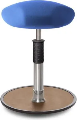 Produktbild von Sitz- Stehhocker Free Regular Triangel Gestrick Blau Chrom /Natur.