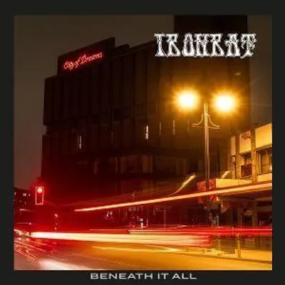Produktbild von Beneath It All