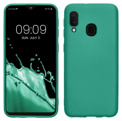 Produktbild von kwmobile Handyhülle für Samsung Galaxy A20e Hülle - Silikon Case metallisch schimmernd - Schutzhülle Cover - Metallic Dunkelgrün