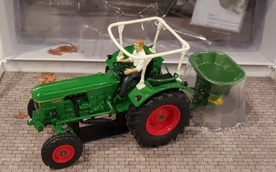 Produktbild von Deutz 6005 Set mit Amazone ZA Sämaschine, UH5371, Maßstab1/32, UNIVERSAL HOBBIES