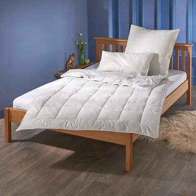 Produktbild von Traumschlaf Alpaka Bettdecke Pako medium, Füllung: 97% Alpakawolle 3% Fasern 135x200 cm