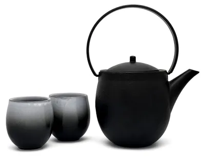 Produktbild von schwarze gusseiserne Teekanne 1,2 Liter mit 2 Porzellanbechern - für losen Tee