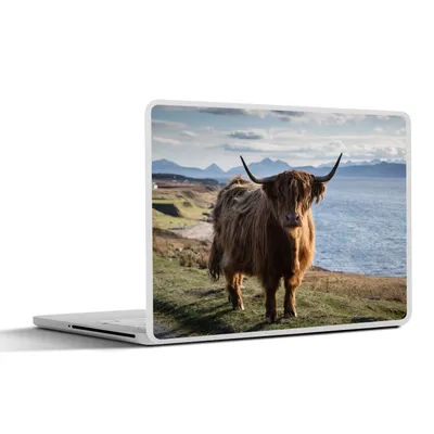 Produktbild von MuchoWow® Laptop Aufkleber Sticker Cover Schottische Highlander - Bergen - Meer 32.5x23.5 cm - Sticker für Laptop - Selbstklebend