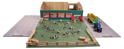 Obrázok produktu pre Kids Globe Farming Viehstall (bewegliche Türen, abnehmbares Dach,1:32)