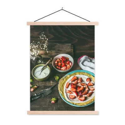 Produktbild von MuchoWow® Textilposter Erdbeere - Rustikal - Obst - Rustikale Blumen 60x80 cm mit holzfarbenen Rahmen - Wandbild