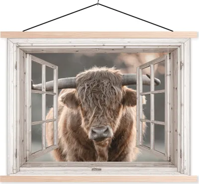 Produktbild von MuchoWow® Textilposter Schottisches Hochlandrind - Holz - Ansicht 120x90 cm mit holzfarbenen Rahmen - Magnetisch