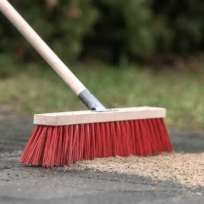 Immagine prodotto di Scopa industriale da 40 cm con setole morbide e struttura robusta