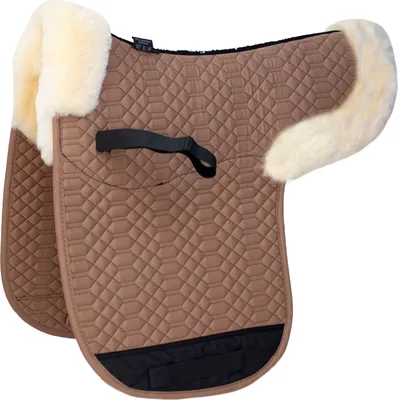 Produktbild von Engel Reitsport Satteldecke SADEK2 Lammfell & Baumwollsteppstoff, Fell in Sattellage, Fellkranz vorne & hinten, Camel-Med./Natur-D (Dressur)