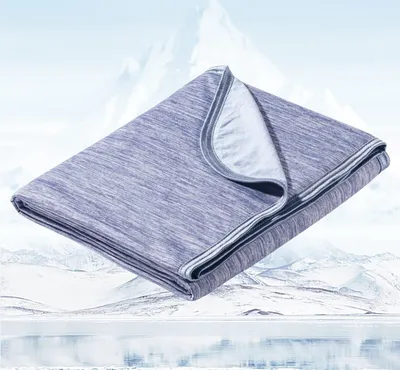 Produktbild von 1 x Prima Avoalre Kühldecke kühlende Decke für Sommer Selbstkühlende Decke Arc-Chill Q-Max 0,5 doppelseitige kühlende Sommerdecke für Erwachsene130cmx170cm