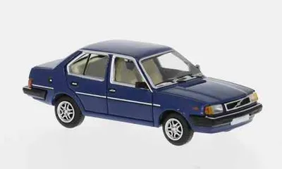Zdjęcie produktu dla Brekina PCX870822 – Volvo 340 w skali 1:87, ciemnoniebieski, 1983 r. – nowy