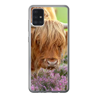Produktbild von MuchoWow® Handyhülle Schutzhülle Hülle für Samsung Galaxy A52 5G Schottischer Highlander - Lila - Blumen Silikon Softcase Handy Hülle - Umschlag