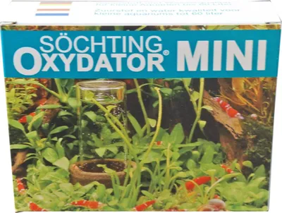 The image shows the front packaging of an aquarium oxygenator product, with a clear view of the product name and a photographic depiction of an aquarium scene.