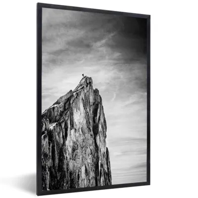 Produktbild von MuchoWow® Gerahmtes Poster Berg - Natur - Klettern - Schwarz und weiß 40x60 cm - Poster mit Schwarzem Bilderrahmen Wandposter Rahmen Foto Bilder - Papierdruck - Wandbilder