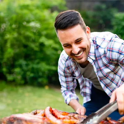 Produktbild von 18-teiliges Grillzubehör-Set aus Stahl und Holz - Robust und langlebig