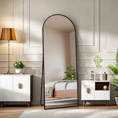 Zdjęcie produktu dla Łukowe lustro do makijażu z hartowanego szkła, czarna aluminiowa rama, 1620x530 mm, elegancki nowoczesny design do sypialni, garderoby lub łazienki