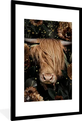 Produktbild von MuchoWow® MuchoWow® Gerahmtes Poster Schottisches Hochlandrind - Tiere - Blumen 60x90 cm - Poster mit zchwarzem Bilderrahmen - Dekoration - Wandposter Wohnzimmer - Hochwertig