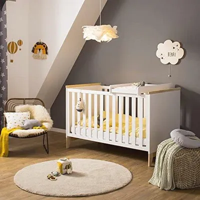 Productafbeelding van Hoogteverstelbaar Babybedje 140x70 cm - Houten Crib in Wit met Scandinavisch Design
