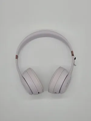 Produktbild von Beats Solo 4 Kabelloser On-Ear-Kopfhörer, Wolkenrosa