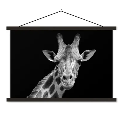 Produktbild von MuchoWow® Textilposter Giraffe - Wildtiere - Schwarz - Weiß - Porträt 120x80 cm mit schwarzem Rahmen - Wanddeko