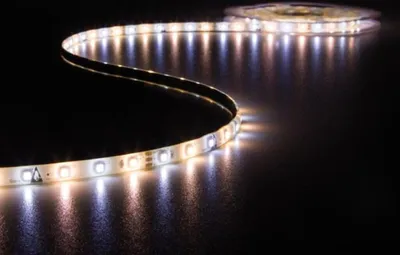 Produktbild von Perel Set mit LED-Streifen, Controller und Netzteil, 300 helle 3528 LEDs, 5 m, warm- und kaltweiß