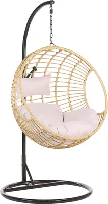 Produktbild von BELIANI Závěsné křeslo béžové ratan se stojanem kulaté pletené zavěšený koš krémově bílé polštáře boho styl interiér terasa balkon