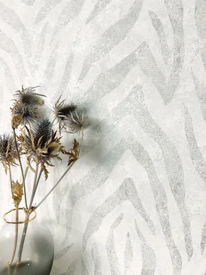Produktbild von NEWROOM Tapete Zebraka White Weiß Vliestapete - Modern Streifen Germany