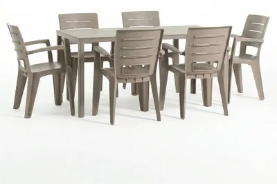 Immagine prodotto di Set composto da tavolo e 6 sedie da giardino, tavolo rettangolare 156x78 cm, struttura in ferro e sedie in plastica con braccioli - Thomas+Anita/Champagne