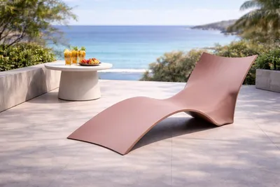 Zdjęcie produktu dla Elegancki leżak ogrodowy w kolorze brązowym – ergonomiczny i idealny do relaksu.