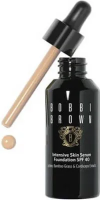 Image de Fond de teint sérum intensif SPF 40
