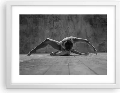 Produktbild von Gerahmtes Poster - Weißer Rahmen - Tanz Schwarzweiß Frau - 40x30 cm - Wand Bild - Wanddeko - Wandbilder - Kunstposter - Wandposter - Bilderrahmen - Bilder - Kunstdruck - Wandbild - P2WAA40x30-4352