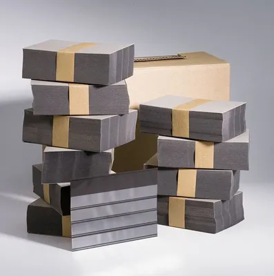 Produktbild von Einsteckkarten Standard PVC 158x113 mm, 4 klare Streifen mitschw. Karton, 100er-Pack