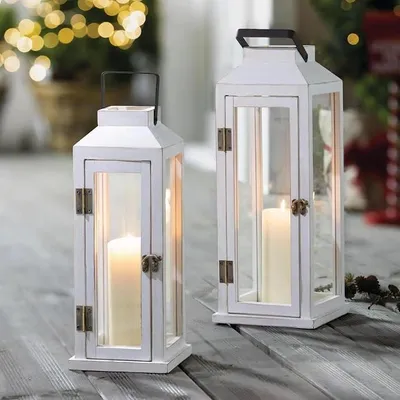 Imagen del producto de 2 faroles rústicos de madera, color blanco, de 38 y 45 cm de altura, para velas, tipo farol