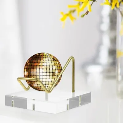 Image de Meuble à trois niveaux pour le salon ou la chambre à coucher - Table de chevet à trois niveaux - Style vintage