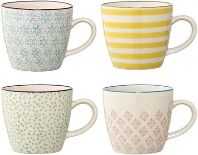 Zdjęcie produktu dla Zestaw czterech kolorowych kubków ceramicznych do codziennego użytku